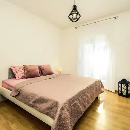 Villa Matino Razanac Semesterbostad